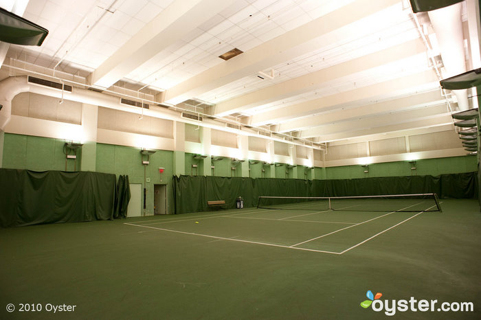 A tennis court at Millennium UN Plaza