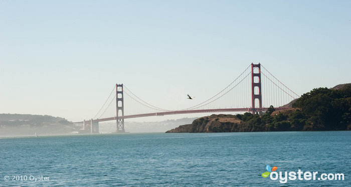 View of the Golden Gate Bridge in San Francisco, one sight to see on your groovy vacay