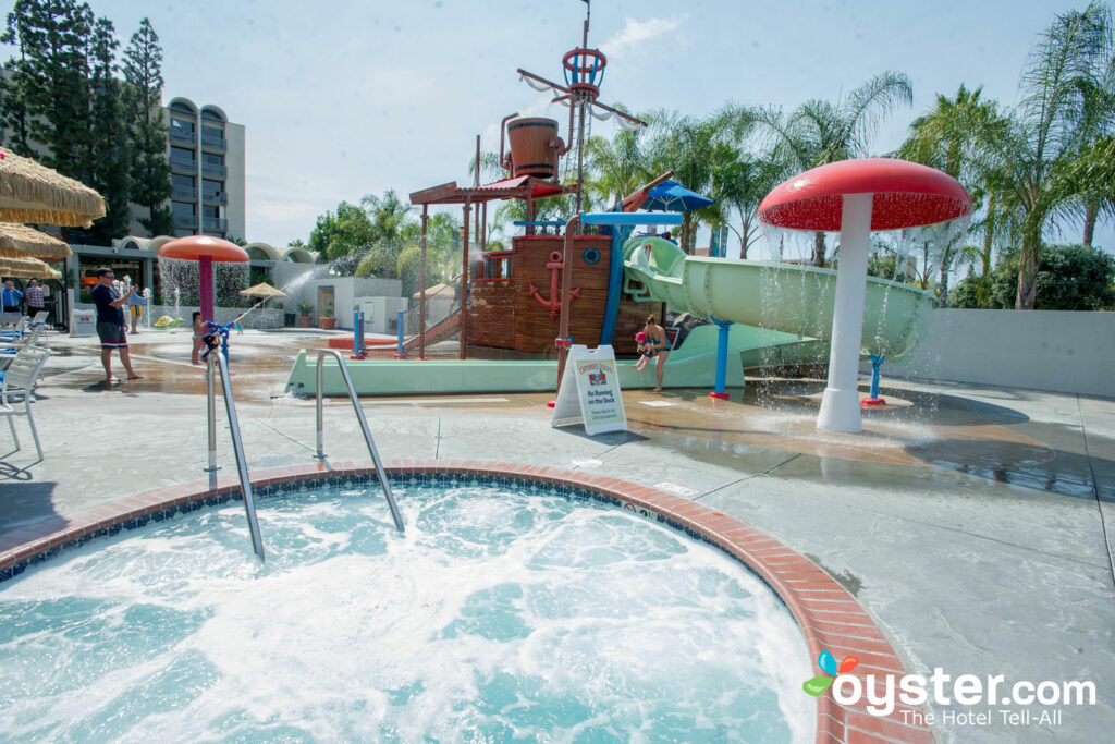 Water Park at Howard Johnson Anaheim Hotel and Water Playground