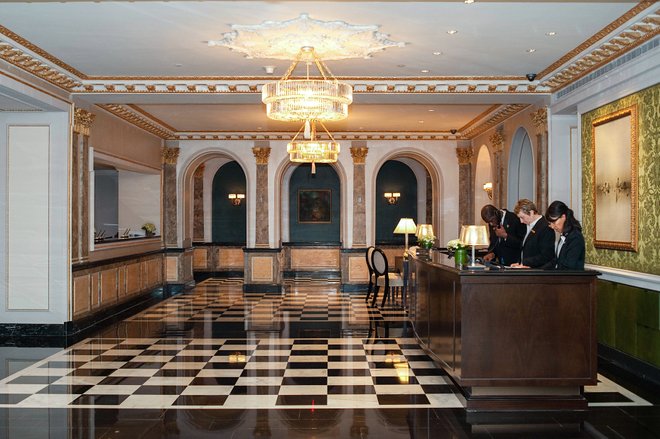 Concierge-Schalter im The Pierre, einem Taj Hotel / Oyster
