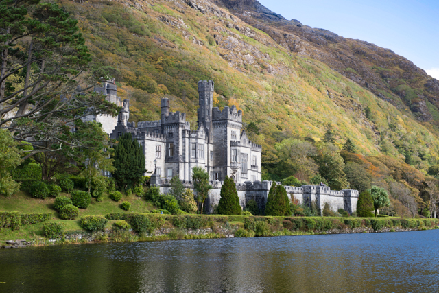 Kylemore Abbey / Oyster