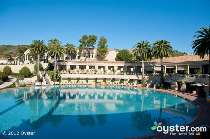 El hotel ofrece una plétora de actividades, que incluyen dos campos de golf, dos piscinas y un club infantil de primera categoría.