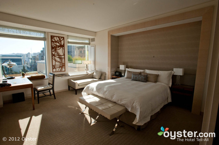 El estilo elegante y moderno y la tecnología de vanguardia distinguen estas habitaciones.