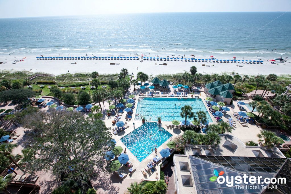 Piscina y playa en Hilton Head Marriott Resort & Spa / Oyster