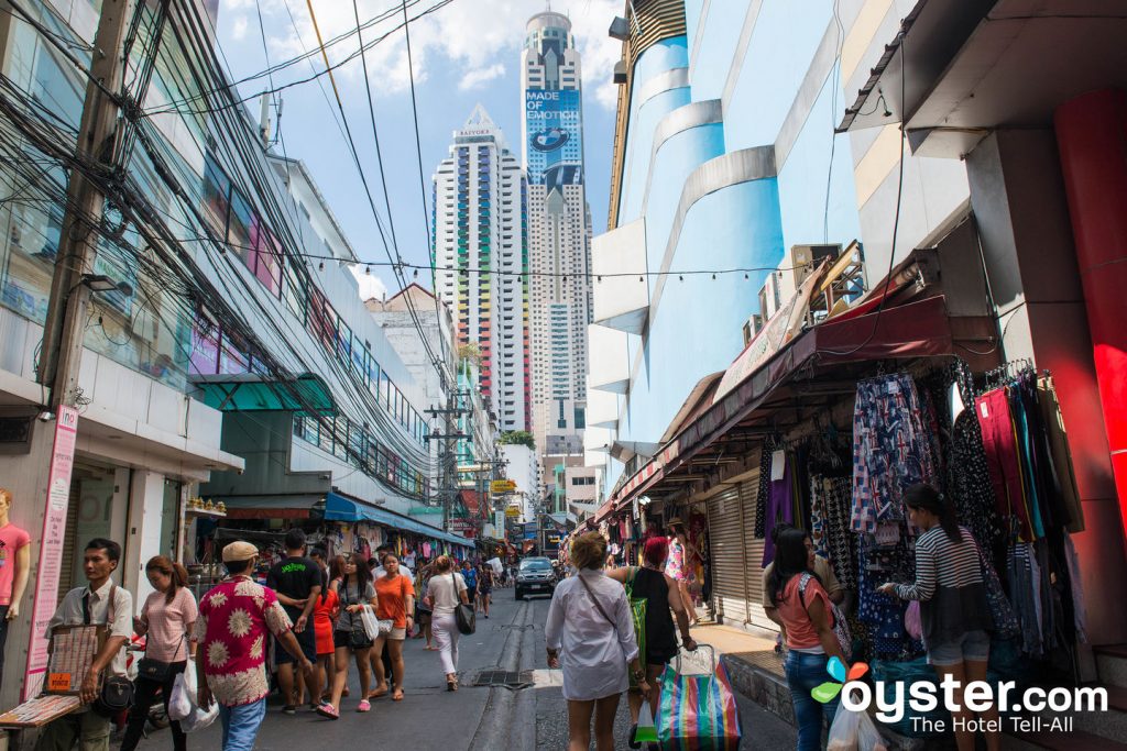 Os mercados do Sudeste Asiático estão cheios de vendedores que vendem produtos similares.